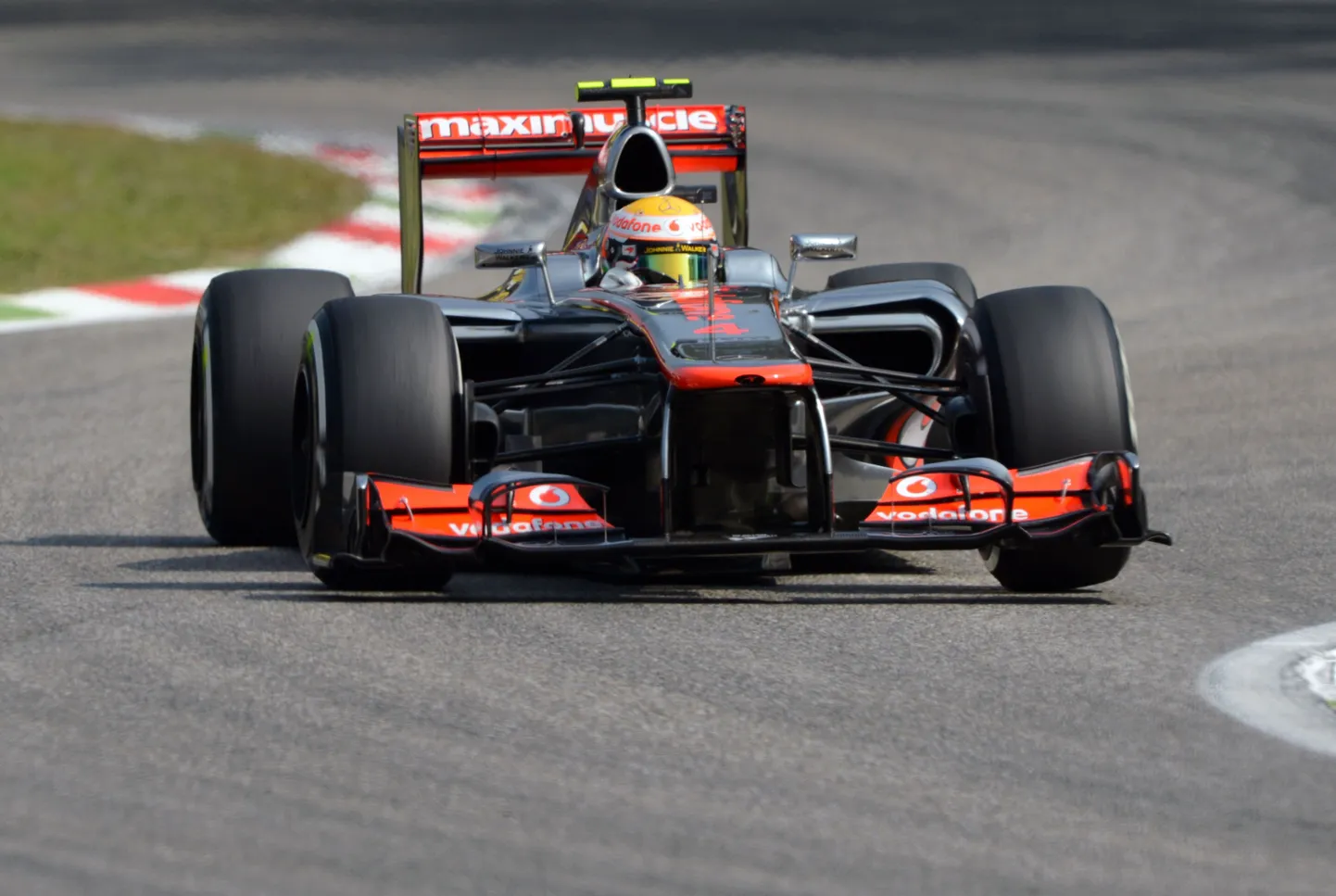Lewis Hamilton oli kolmanda vabatreeningu kiireim.