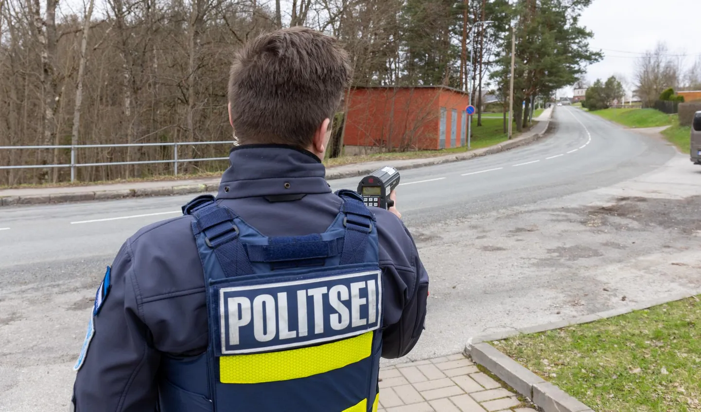 Politsei ootab Liiklustalgute kaardirakenduses tähelepanekuid kohtadest, kus on enim märgatud kihutavaid juhte, ning võtab need paigad aprilli alguses teravdatud tähelepanu alla.