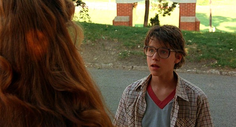 1986. aasta filmis «Lucas» mängis peaosa Corey Haim (pildil). Kõrvalrollis oli toona 19-aastane Charlie Sheen, kes Corey Feldmani sõnul vägistas 13-aastast Haimi filmivõtete ajal.