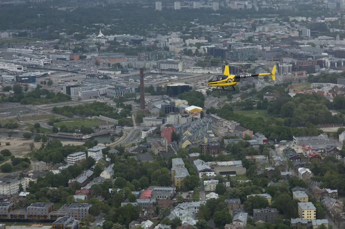 Summukaks tituleeritud neljakohaline helikopter kuulub osaühingule North Sky, mille omanik on tuntud Viljandi ettevõtja Arno Kütt.