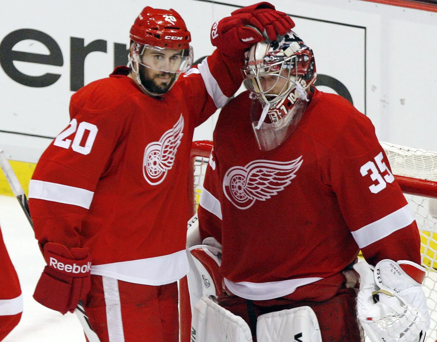 Mängu parimaks valitud Detroit Red Wingsi väravavaht Jimmy Howard ja Drew Miller (