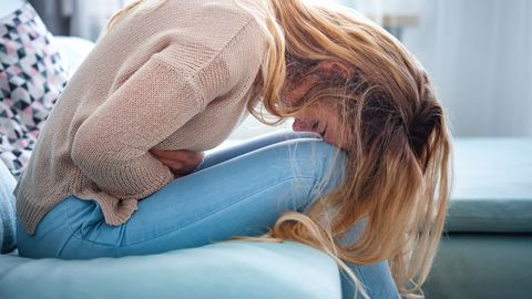 Arst: naise tsükliga seonduvat valu ja ebamugavust ei pea kannatama
