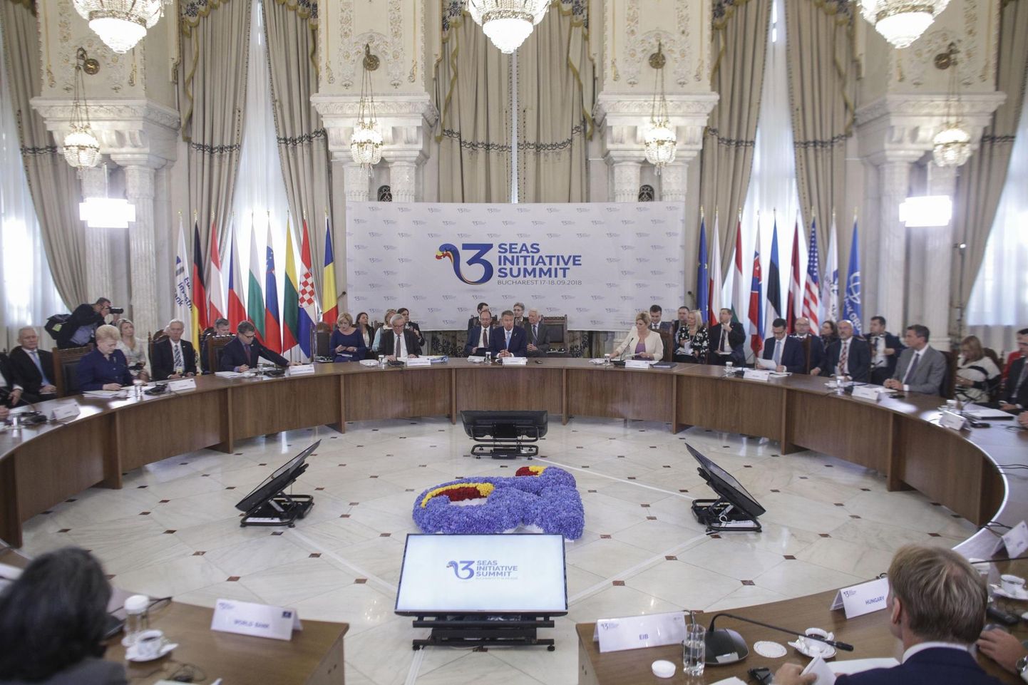 Kolme mere tippkohtumine Bukarestis 2018. aastal.