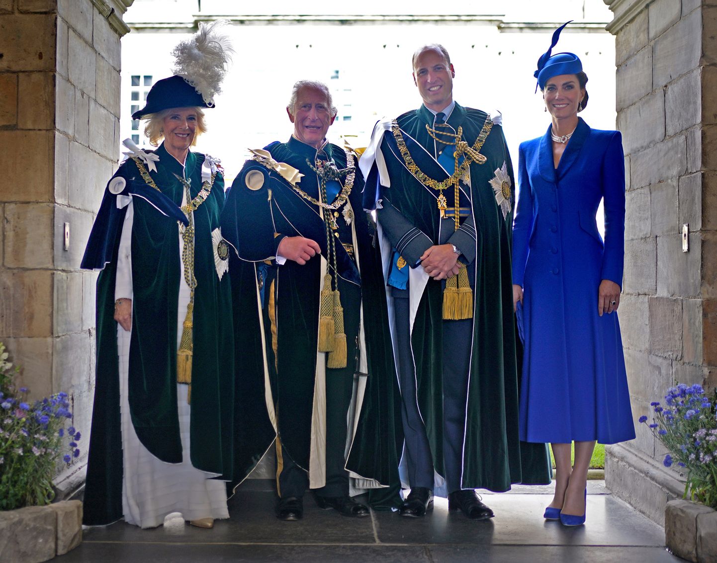 Король Великобритании Карл III, королева Камилла, принц Уильям и Кейт Миддлтон в Эдинбурге, Шотландия.