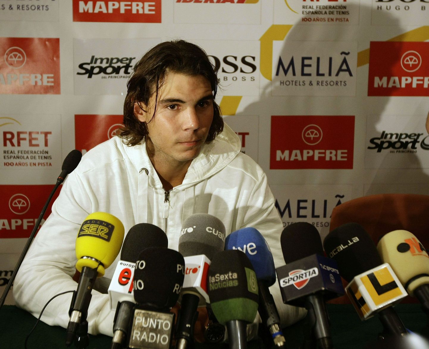 Maailma esireket Rafael Nadal teatas pressikonverentsil, et ei saa Davise karikasarja finaalis vigastuse tõttu mängida.