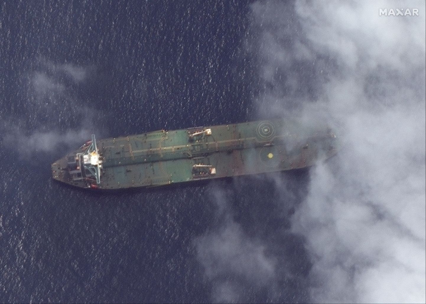 Iraani naftatanker Adrian Darya sellel firma Maxar Technologies 7. septembrist pärineval satelliidifotol Süüria Tartusi sadamalinna lähedal.