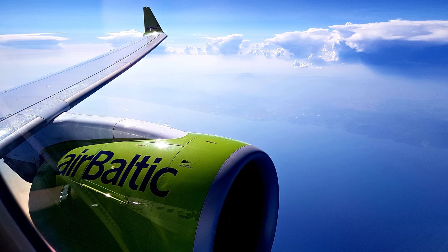 Skats no "airBaltic" lidmašīnas. Ilustratīvs foto.