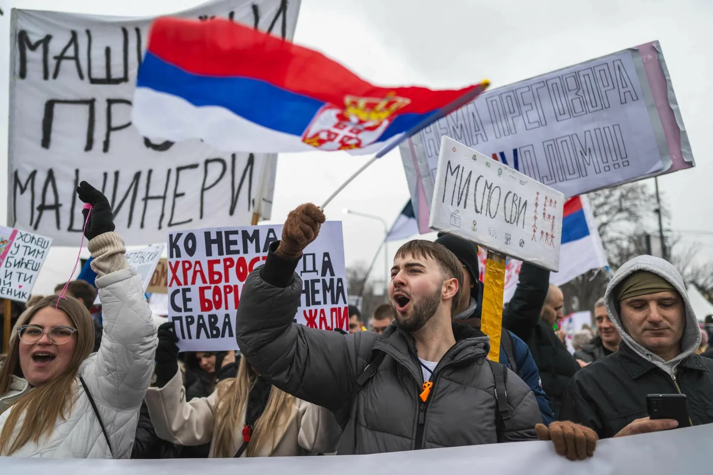 Rahvas tudengite juhitud korruptsioonivastasel meeleavaldusel Serbia keskosas asuvas Kragujevacis. Protestid on kestnud riigis juba neli kuud alates 15 inimese elu nõudnud varingust Novi Sadi raudteejaamas.