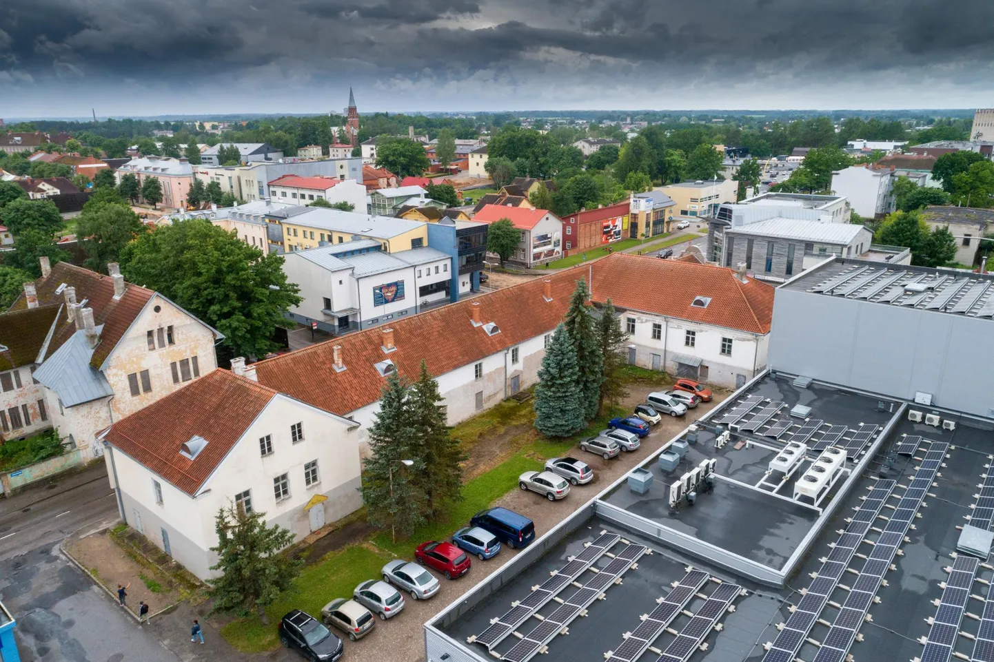 Aadlipreilide pansionaadina tuntud Jakobsoni 21 Viljandis 2020. aastal