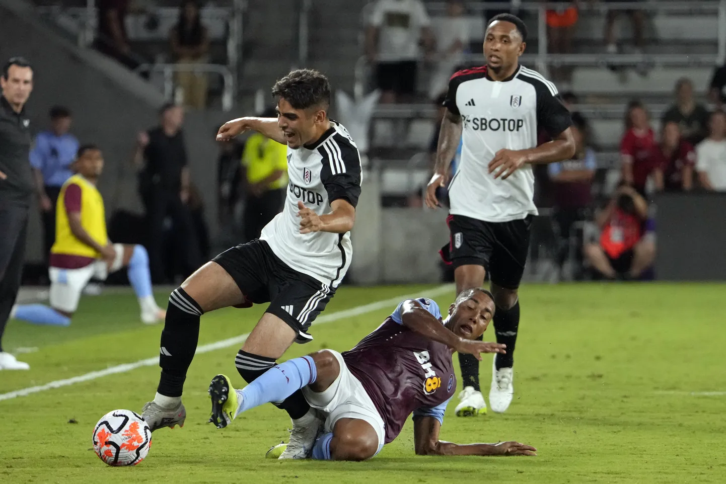 Youri Tielemans (libistamas).