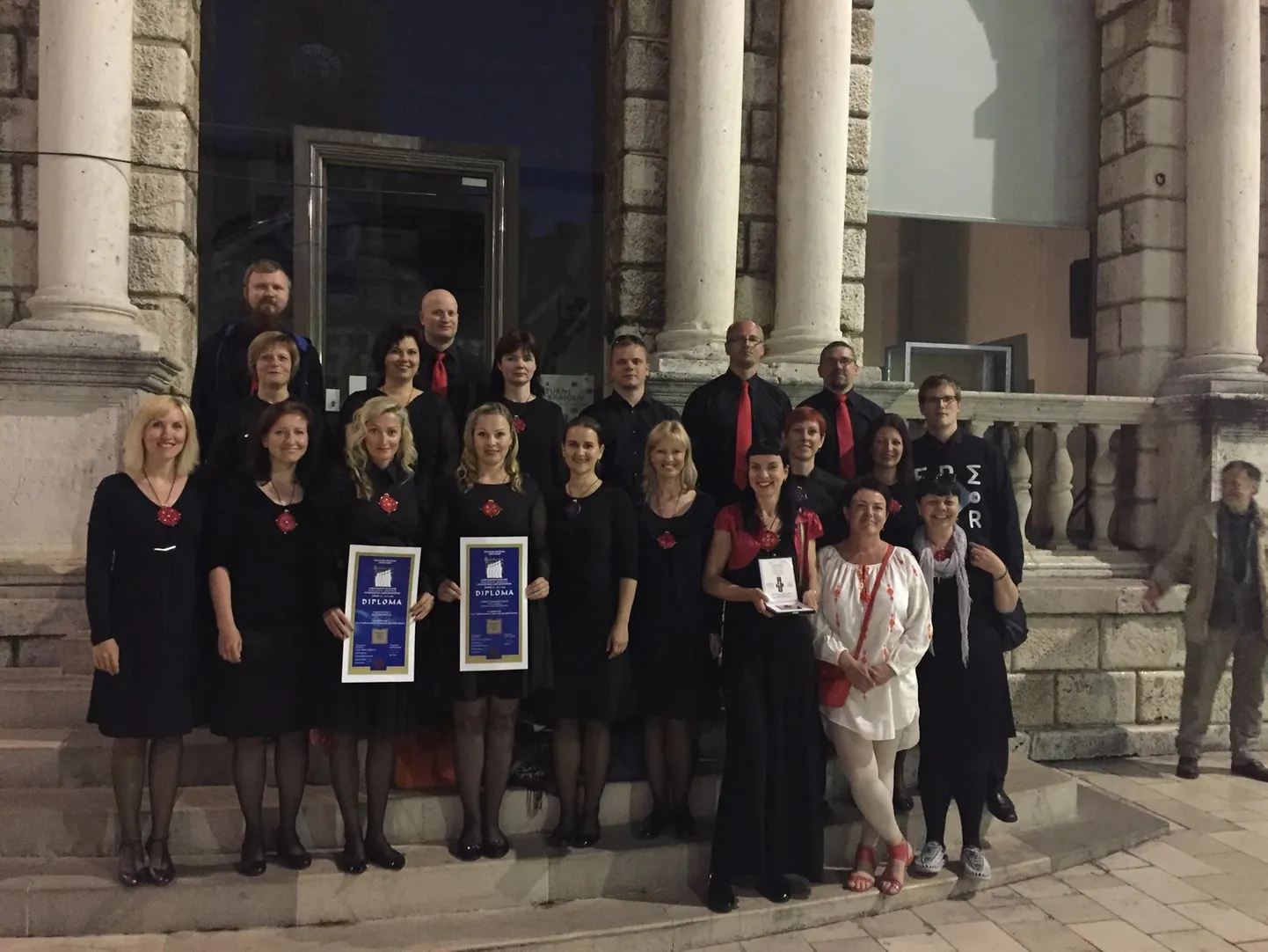 Pärnu kammerkoor võitis Zadaris toimunud rahvusvahelisel koorikonkursil kolmanda koha ja pronksmedali.