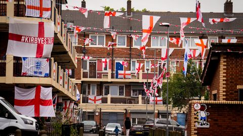 Does the English flag intimidate migrants? Heated debate erupts in Britain before World Cup