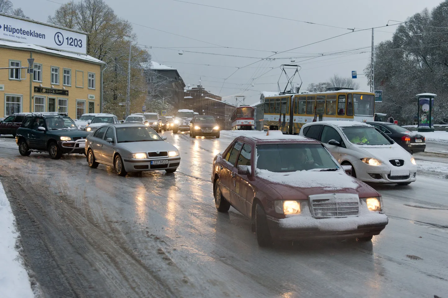 Lumesadu ja ummikud Tallinna kesklinnas.