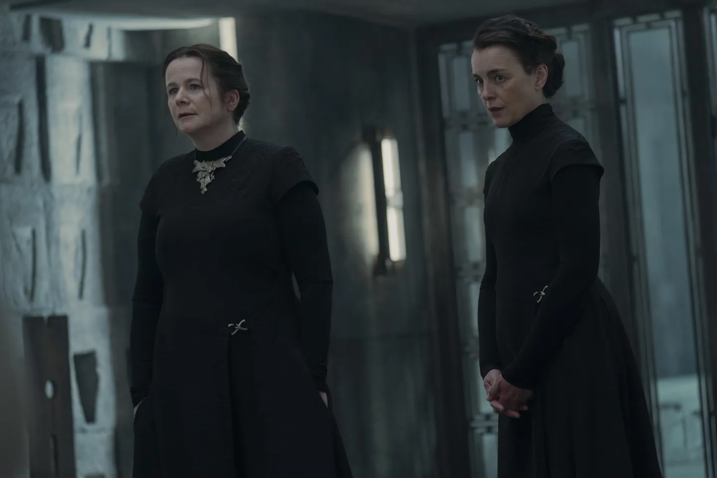 Emily Watson ja Olivia Williams telesarjas «Düün: ettekuulutus».