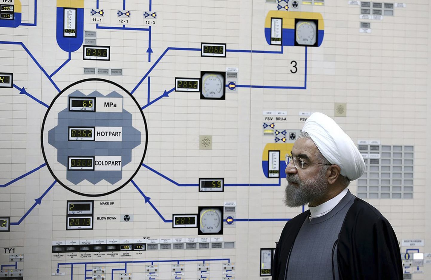 Irānas prezidents Hasans Ruhani apmeklē Bušehras atomstaciju. 
