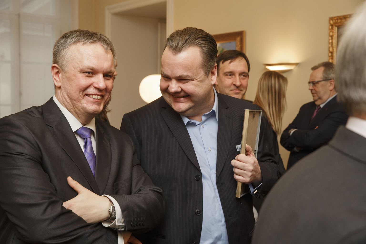 Maksu- ja tolliameti juht Marek Helm (vasakul) 2015. aasta suurimate maksumaksjate tuunustamisel.