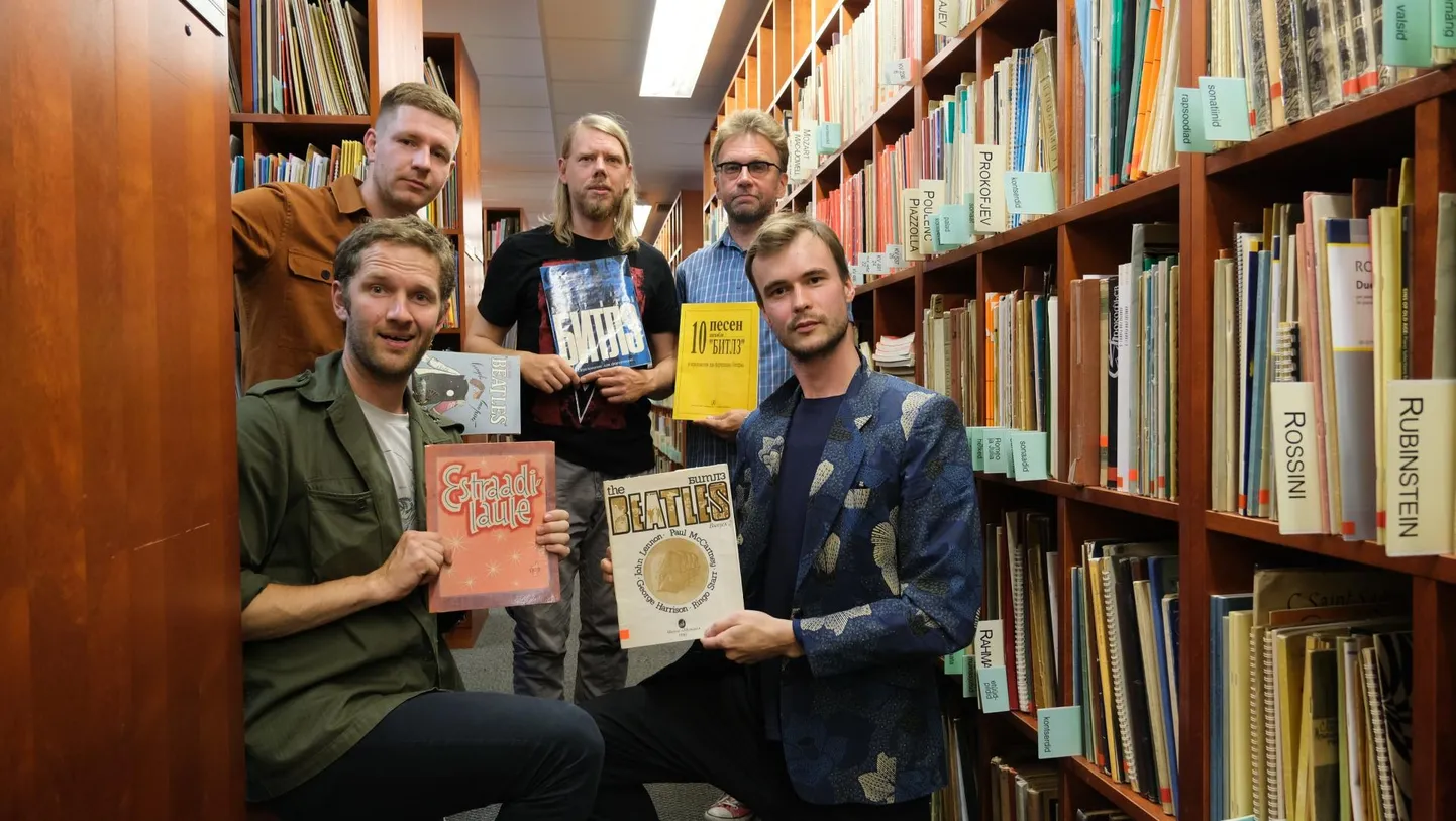 Biitlite tribuutkontserdil säravad laval Robert Linna, Marten Kuningas ja niisamuti andekad muusikud Jaak Sooäär, Henno Kelp ja Kristjan Kallas.