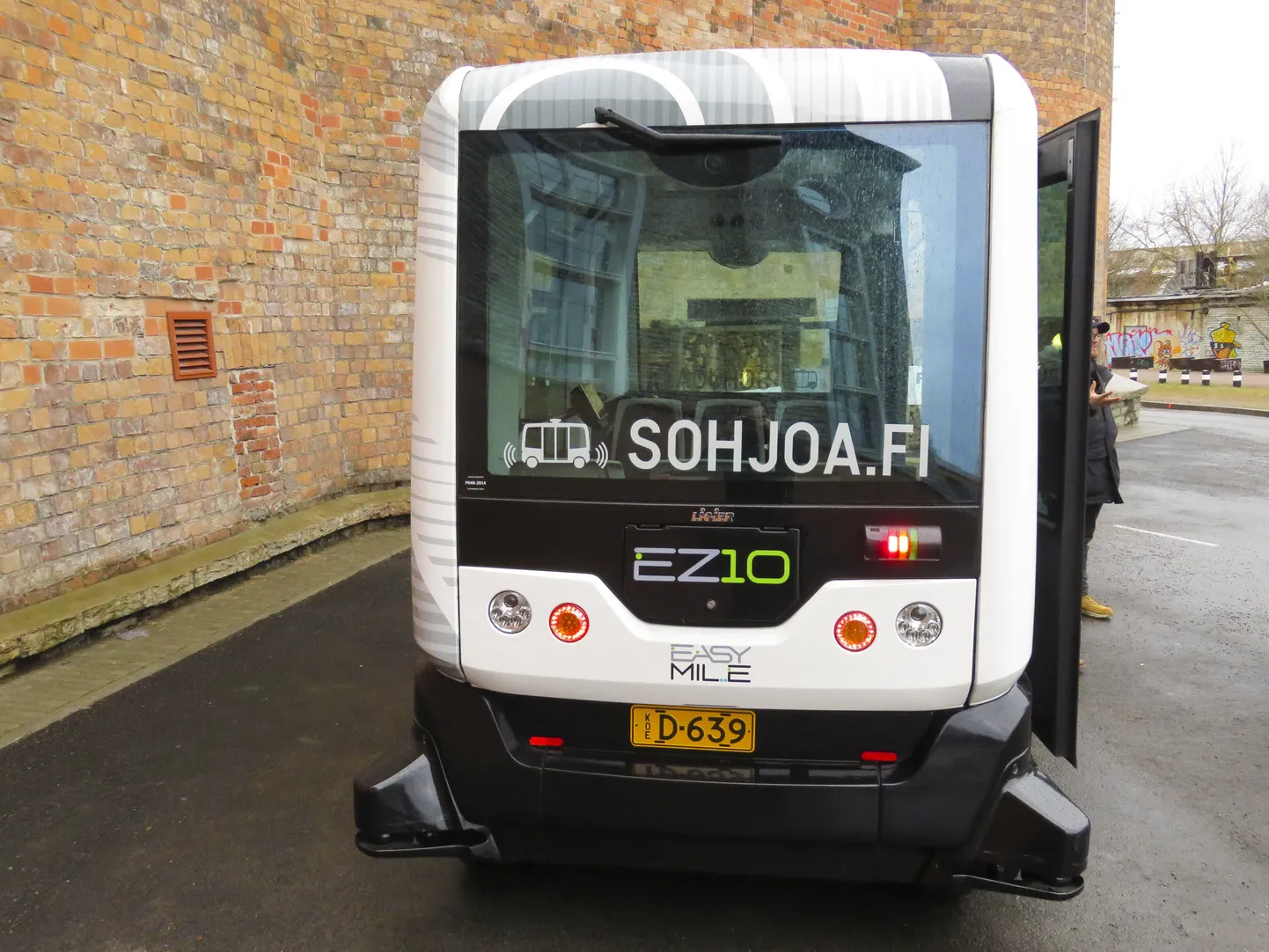 Isesõitev buss.