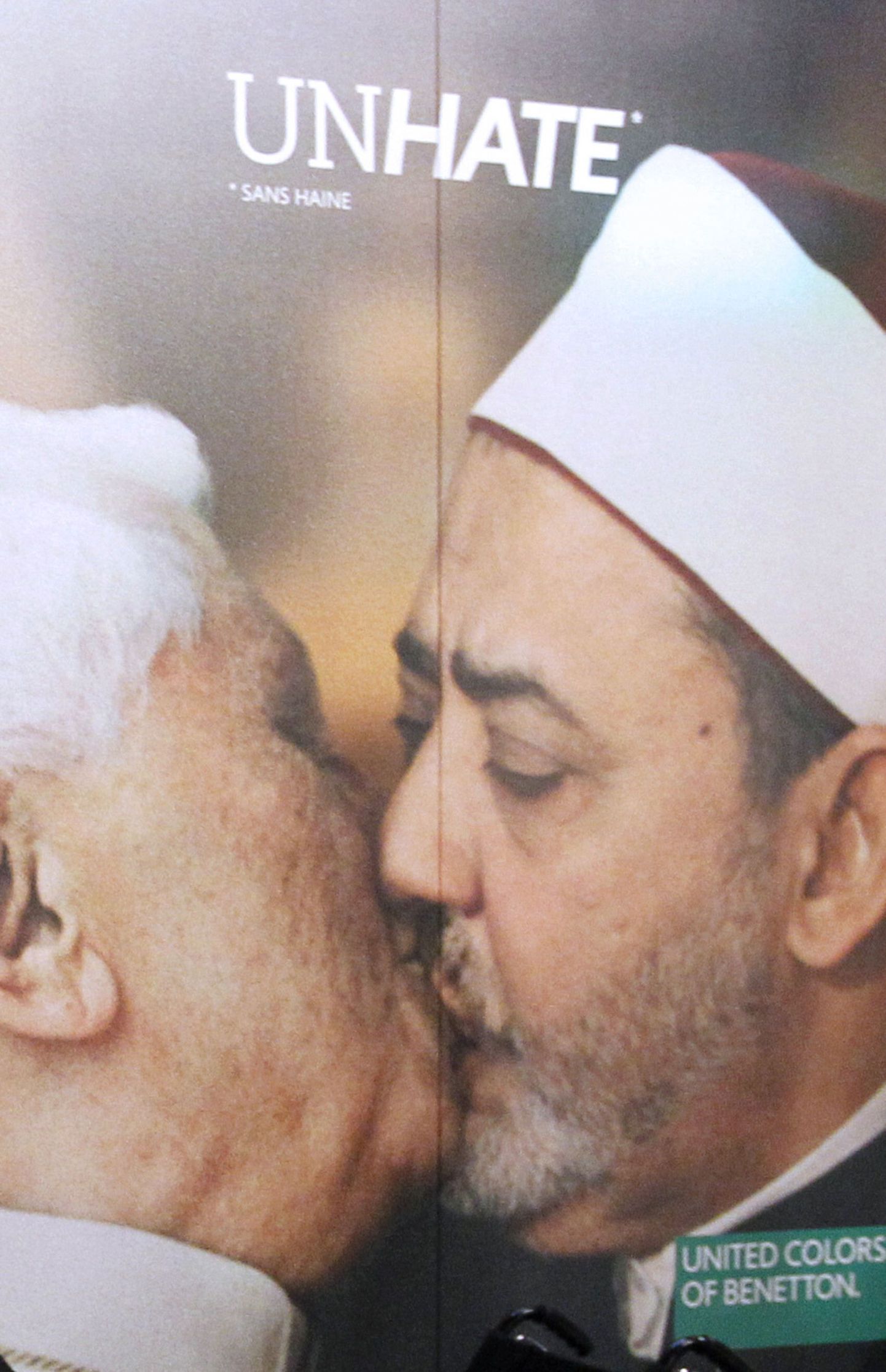 Benettoni reklaam, milles näeb paavsti ja imaami suudlemas
