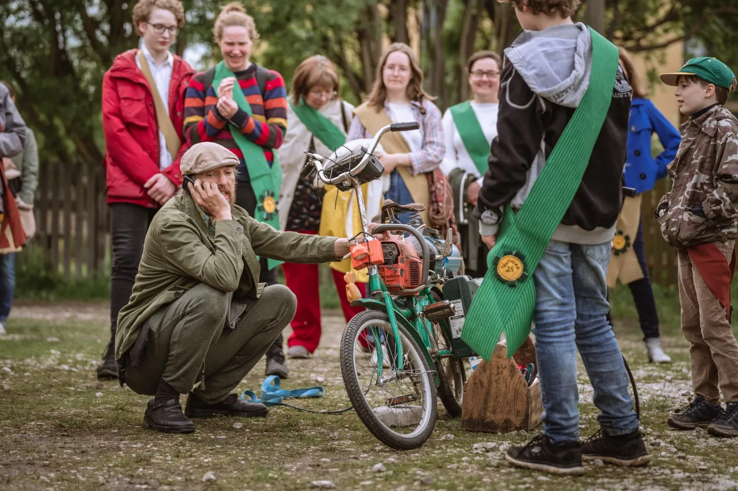 Stseen lavastusest «Läbi linna: Supilinn» FOTO: Rasmus Kull