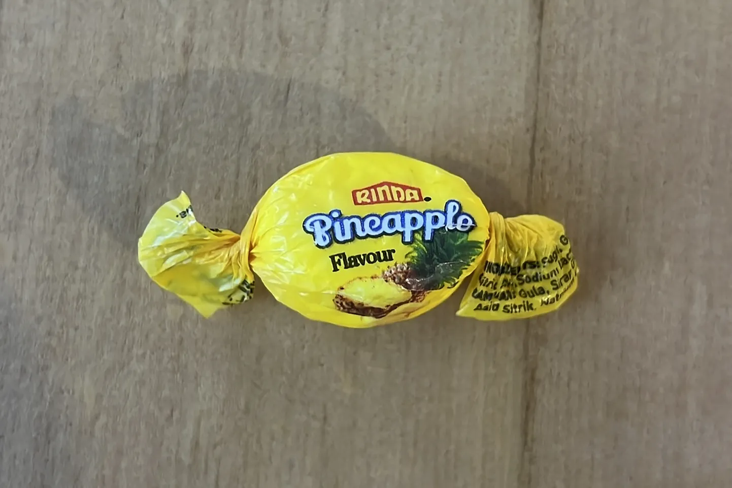 Keelatud aine oli pakendatud Rinda kaubamärgi ananassimaiuste paberisse.