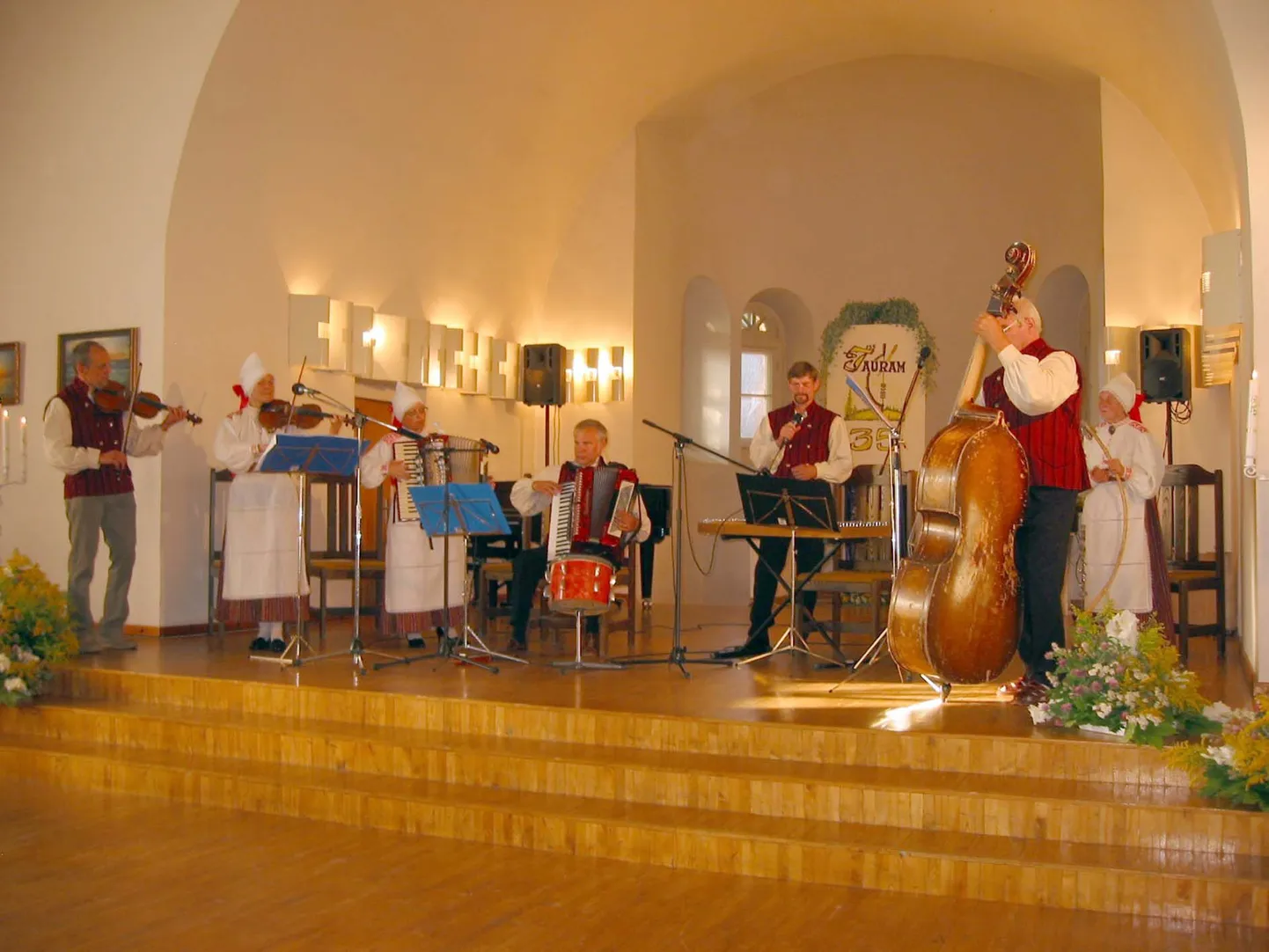 Suveõhtu täis rahvamuusikat