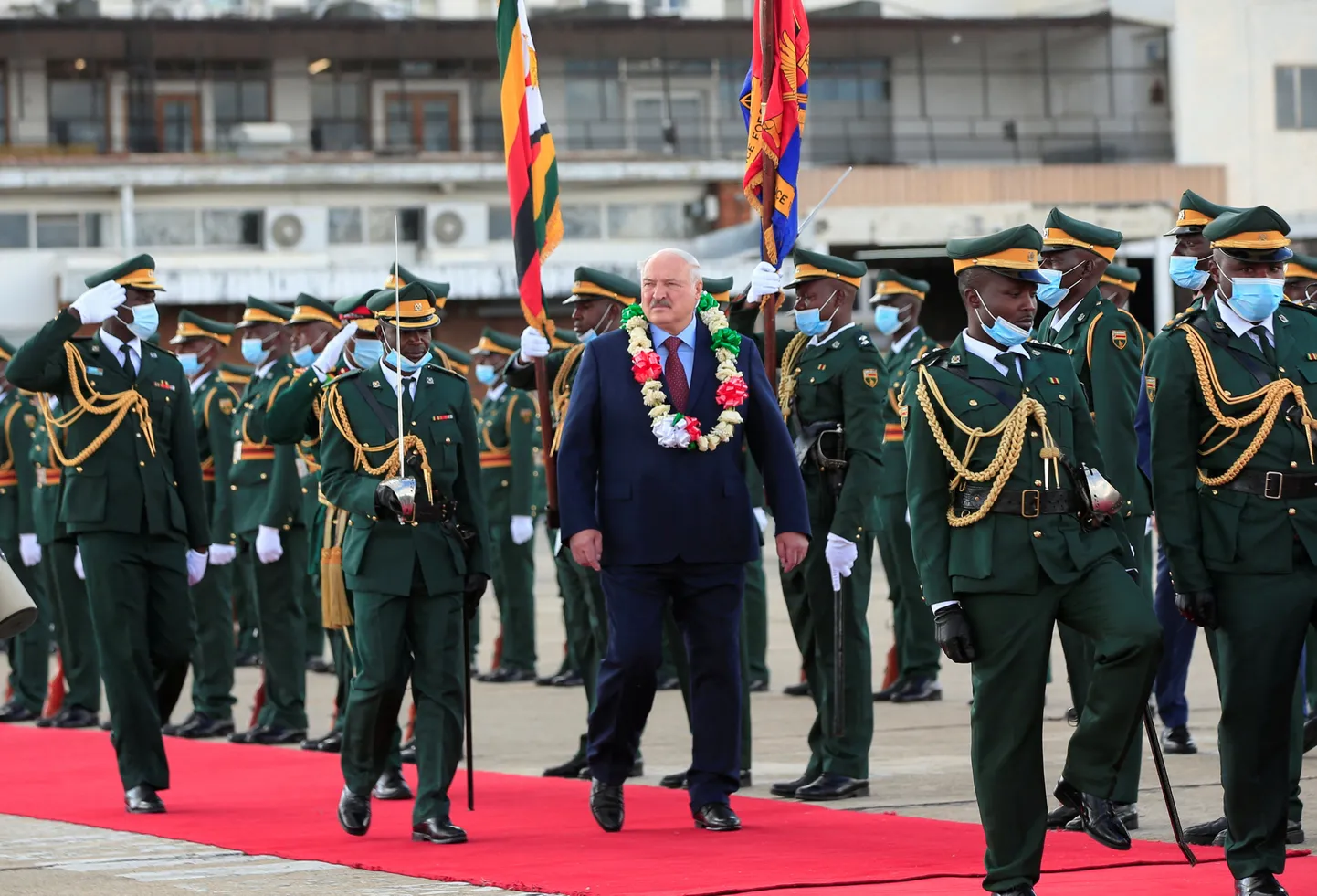 Valgevene presidendi tervitamine Harare lennujaamas, 30. jaanuar 2023. a.