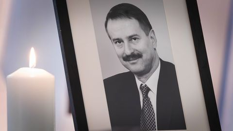 BLOGI ⟩ Eesti saadab Siim Kallase riiklike austusavaldustega viimsele teele