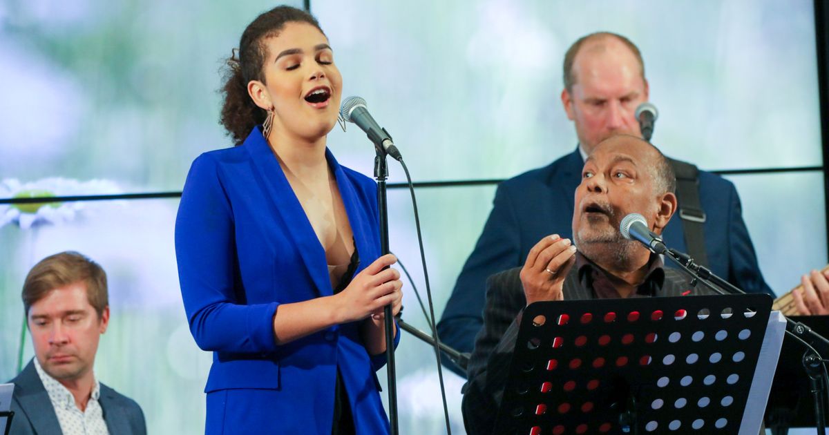 Dave Benton ja Sissi Nylia Benita andsid sooja kontserdi täissaalile