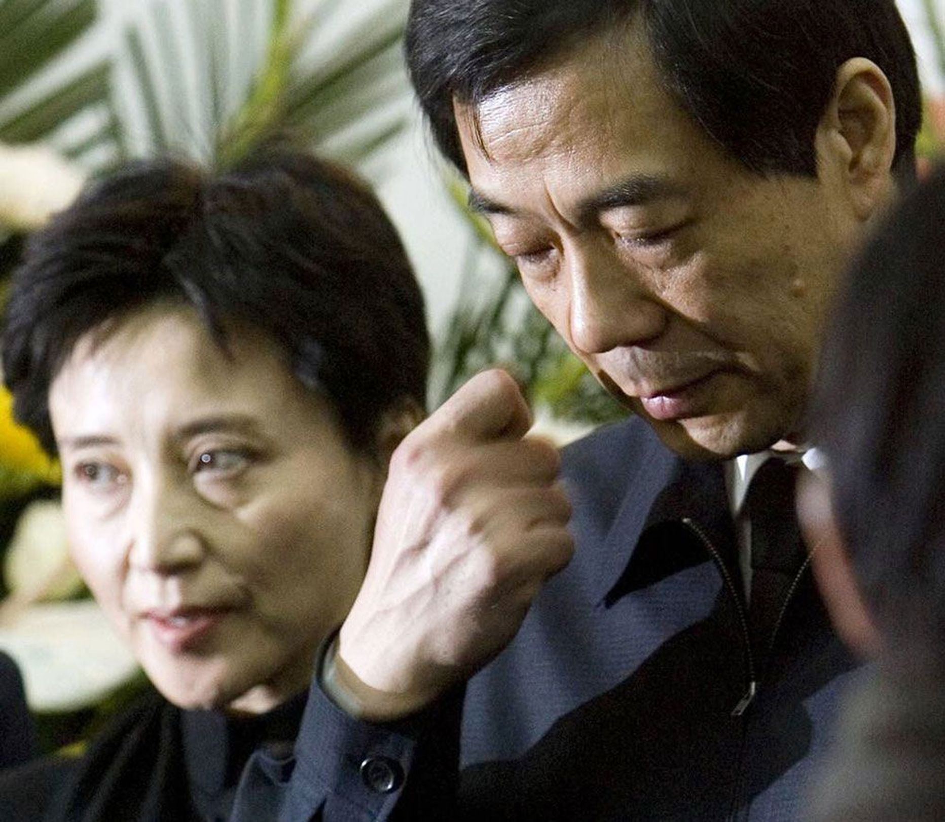 Chongqingi kompartei endine juht Bo Xilai (paremal) ja tema abikaasa Gu Kailai, keda süüdistatakse Briti ärimehe Neil Heywoodi mõrvas.