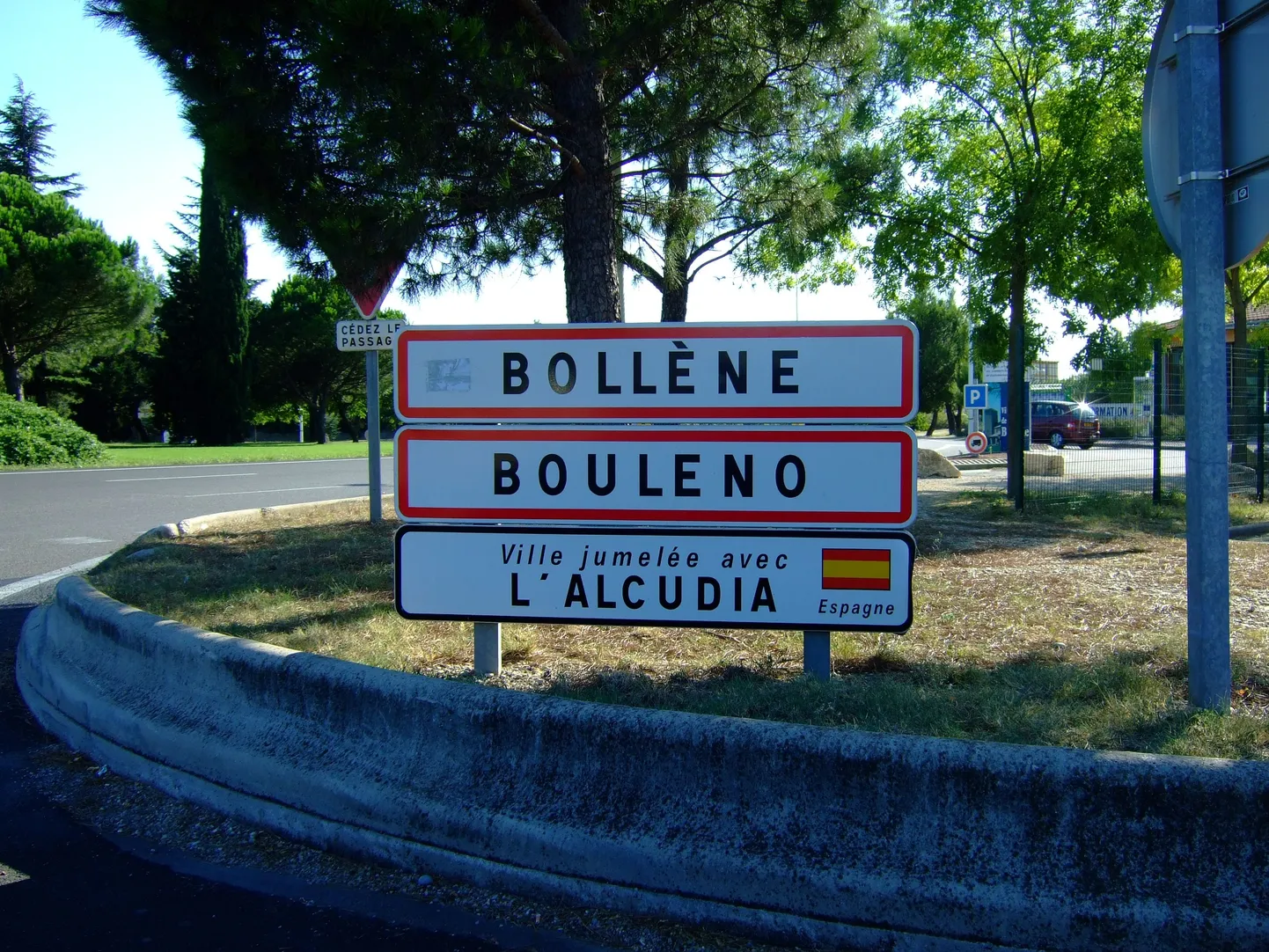 Lõuna-Prantsusmaa linna Bollène külastamine jääb saare noortele eredalt meelde.