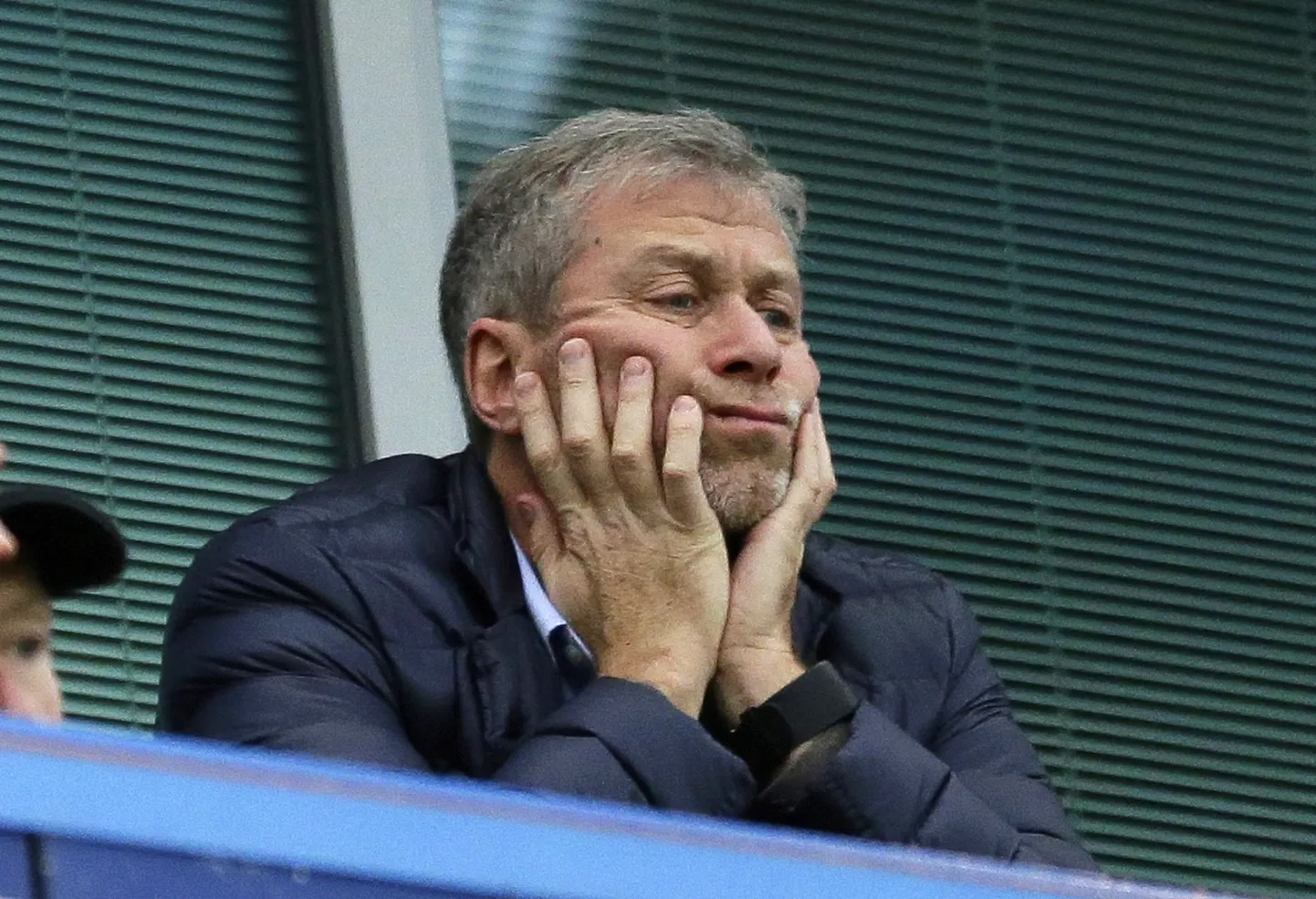 Roman Abramovitš umbes 2015. aastal, kui ta veel Inglise jalgpallillubi Chelsea omanik oli. Nüüd ilmnes, et petturid petsid tema Millhouse Capital firma endiselt töötajalt välja suure summa raha ja muud väärtuslikku.