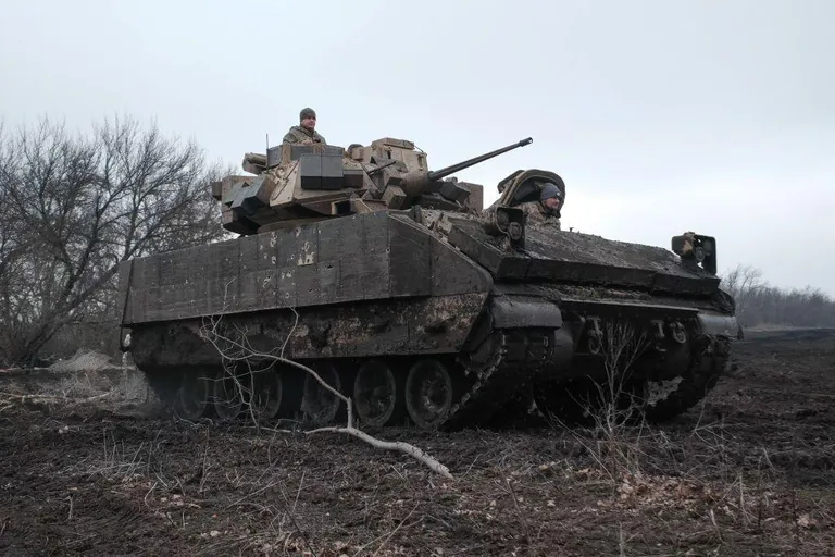 БМП M2 Bradley.