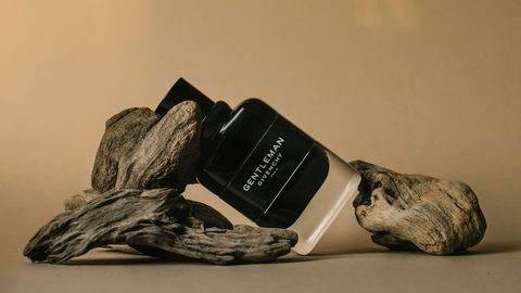 UUS TREND ⟩ Mehed ei pese end ja loodavad, et külge kleepuv «aroom» on vastaspoolele magnetiks – mis toimub?