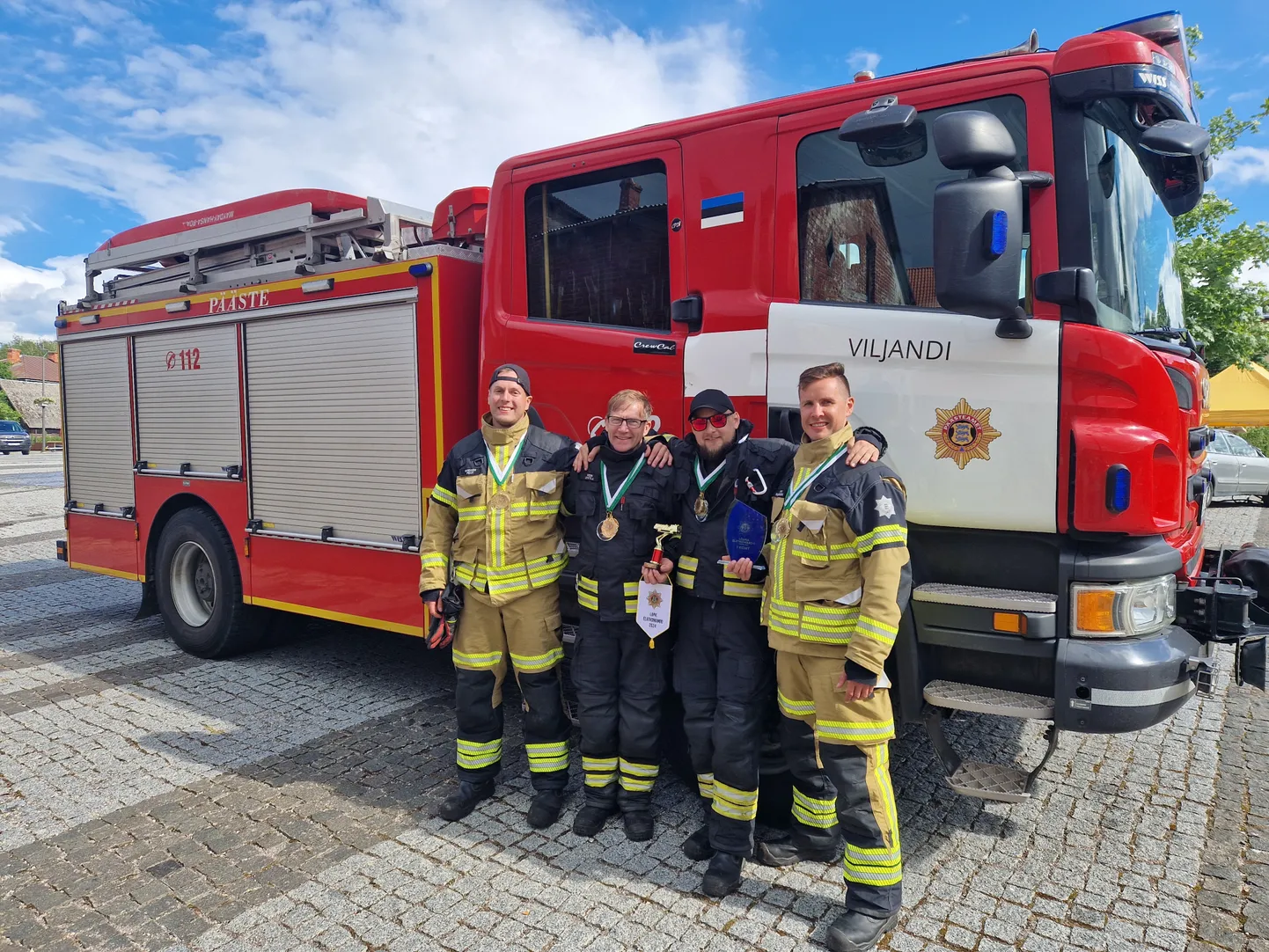 Tartu päästekomando esindus koosseisus meeskonnavanem Taavi Riisenberg ja päästjad Rein Lehtla, Gregor Pent ning Martti Rumm.