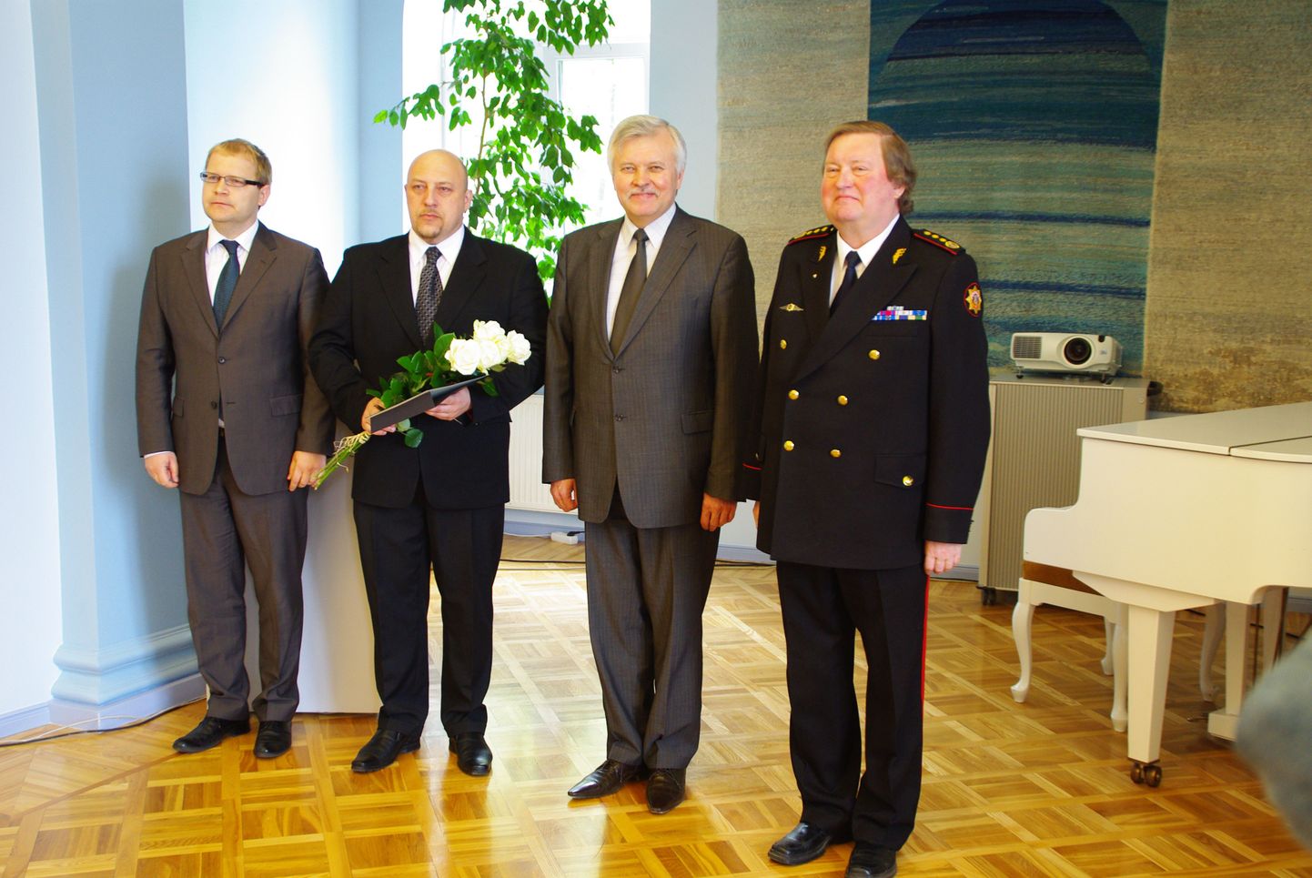 Välisminister Urmas Paet, kapten Andrei Nožkin, siseminister Jüri Pihl ja päästeameti peadirektor Kalev Timberg.