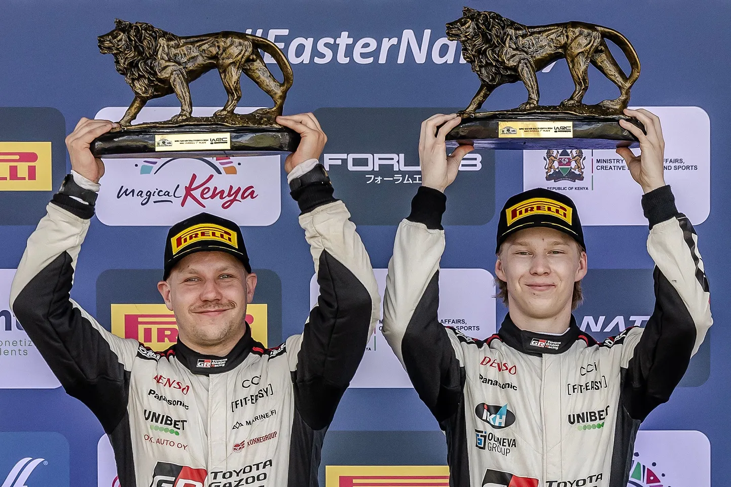Soome rallisõitja Kalle Rovanperä (paremal) ning tema kaardilugeja Jonne Halttunen (vasakul).