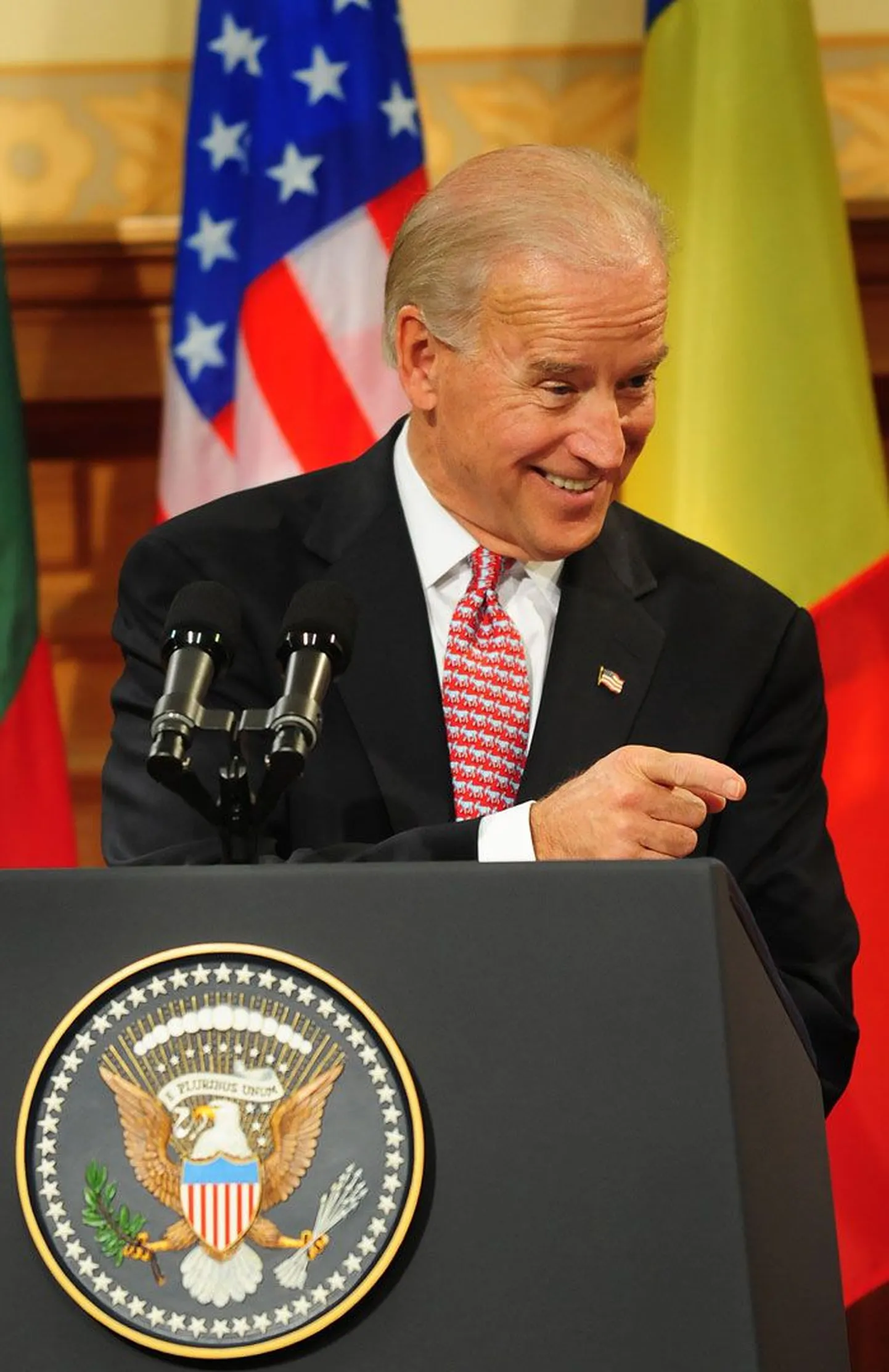 Asepresident Joe Biden juhtis kõnes muuseas tähelepanu ka sellele, et võttis Ida-Euroopasse kaasa tütre ja tütretütre, et aidata neil kohapeal mõista selle piirkonna lugu.