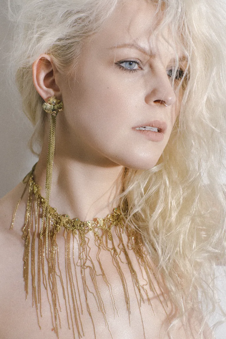 Marta Lumi looming.