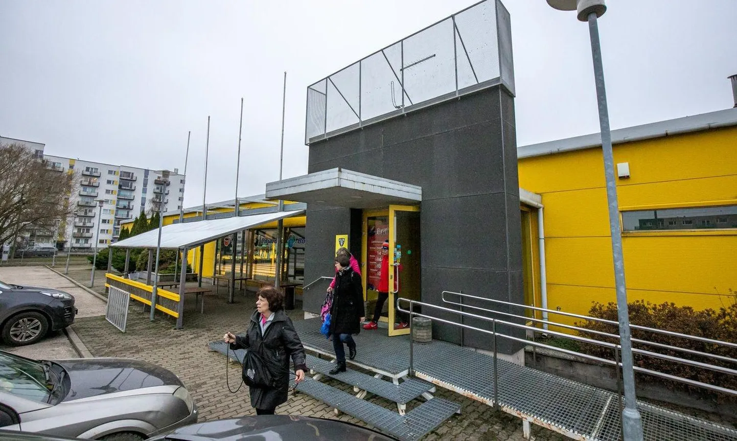 Pärnus tuleb Grossi toidupood Metsa 13a, kus enne tegutses Perona Bowling.