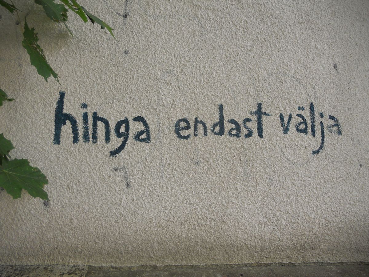 «Hinga endast välja», 2011, Tartu, Vanemuise tänav; https://www.folklore.ee/Graffiti/index