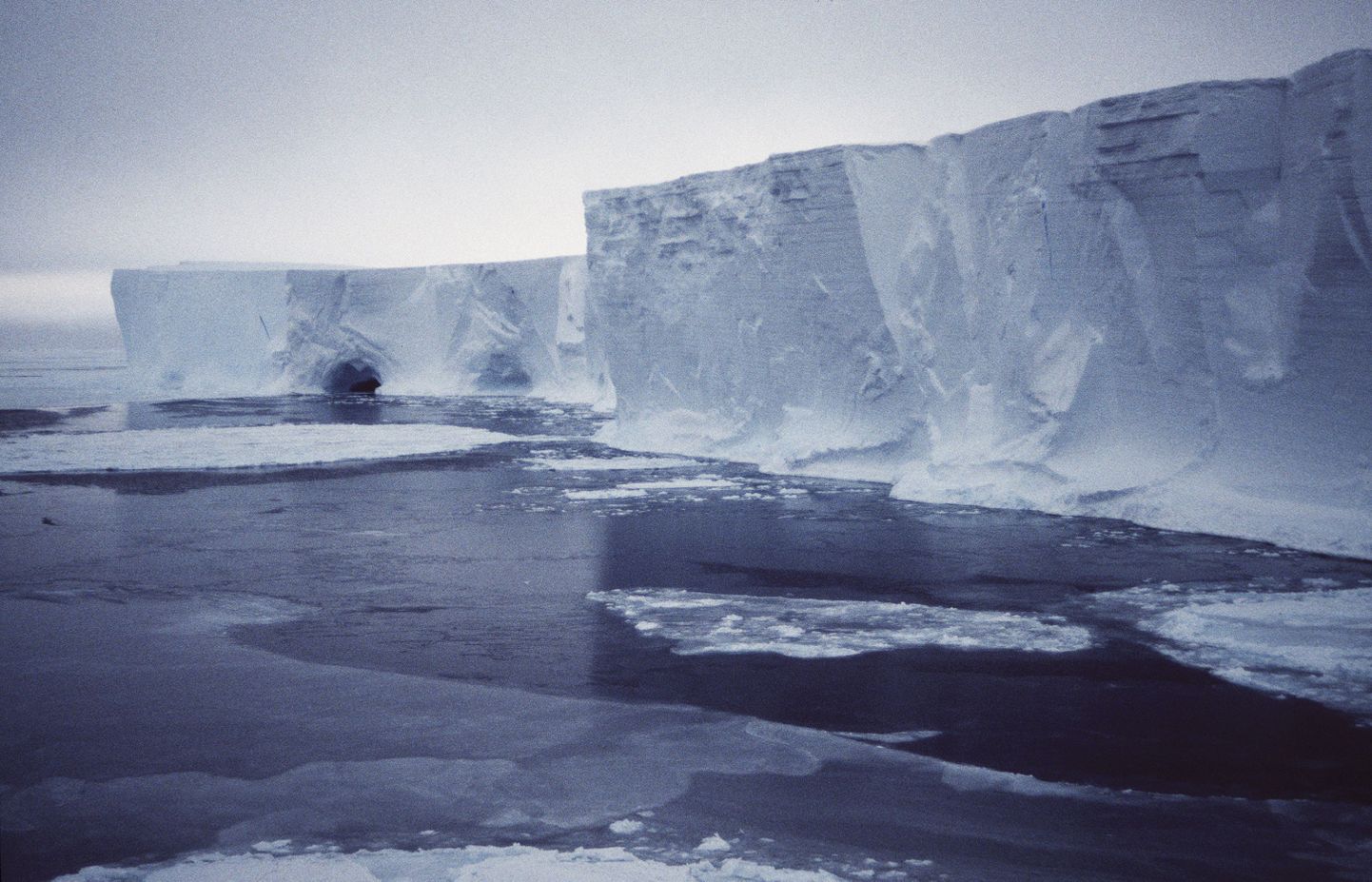 Pildil Mertzi liustik Antarktikas.