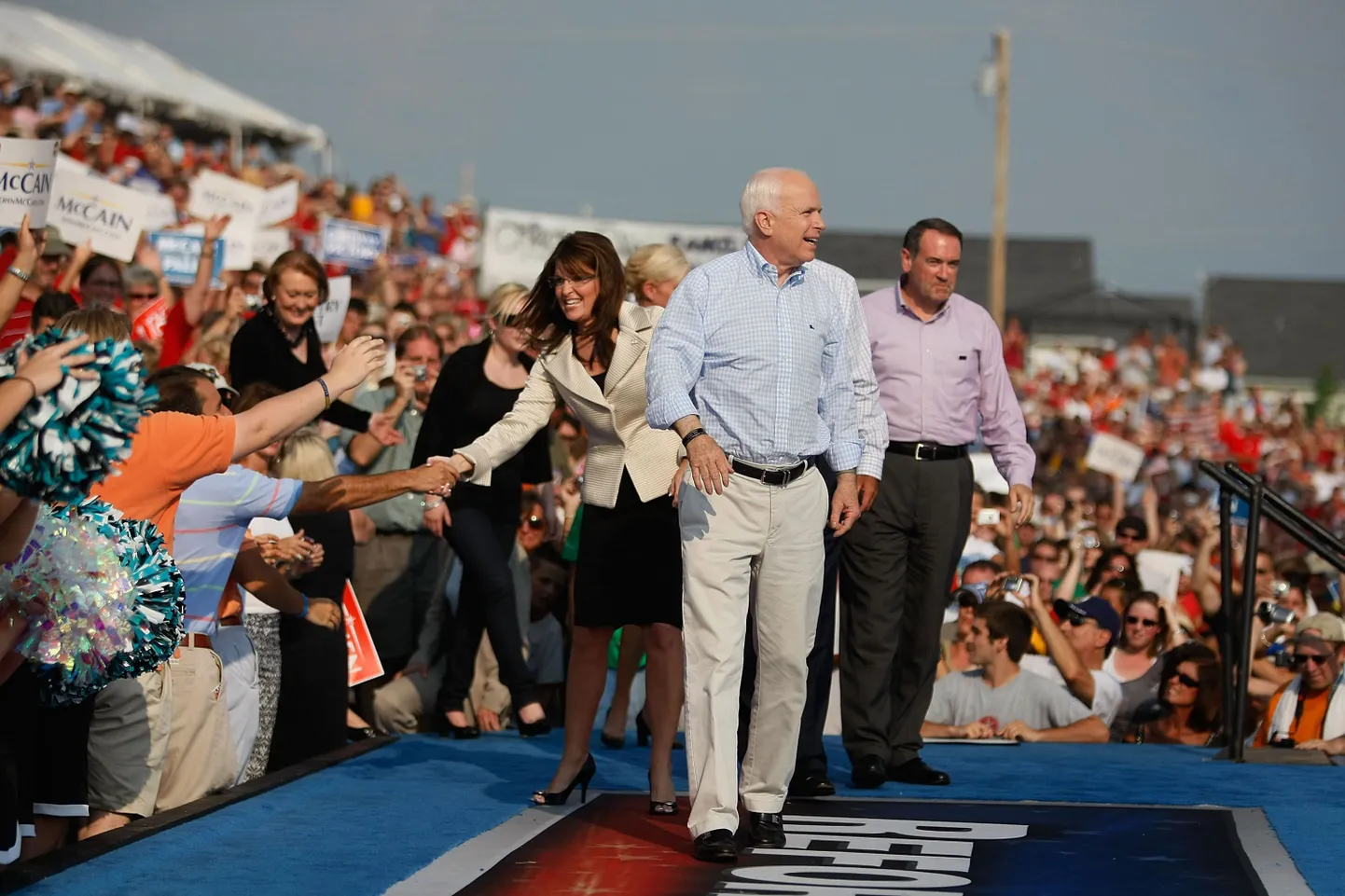 Sarah Palin, John McCain ja Mike Huckabee.