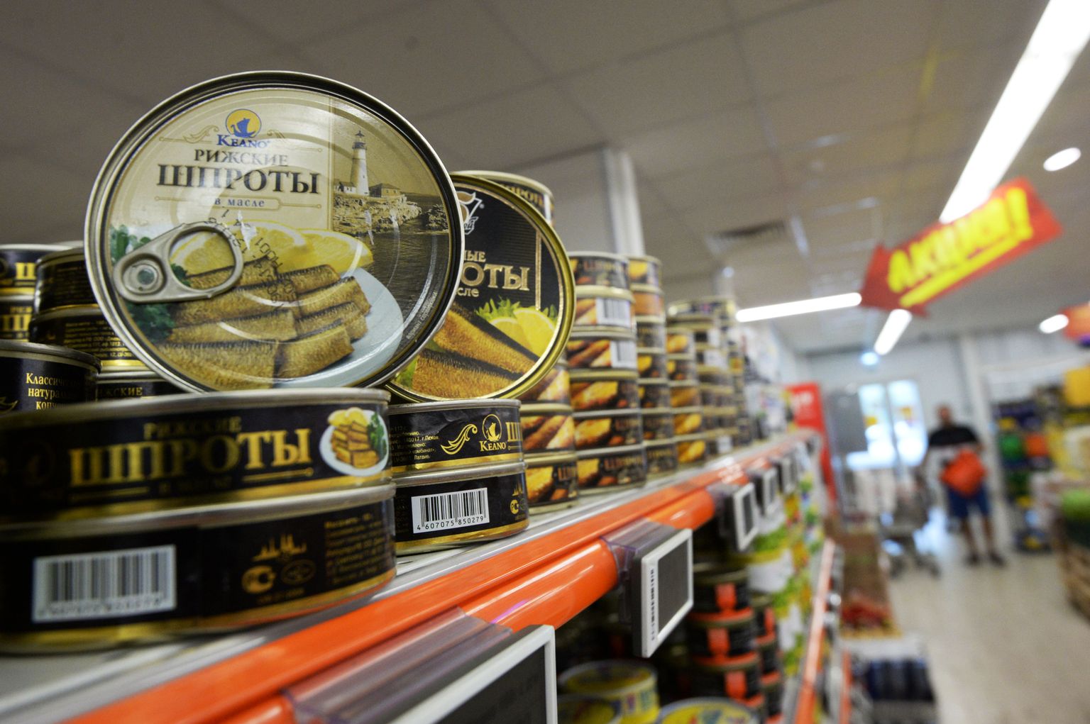 Lätis toodetud sprotid mullu Moskva supermarketis müügil. Nüüd on kalakonservieksporti tabanud tõsine tagasilöök.
