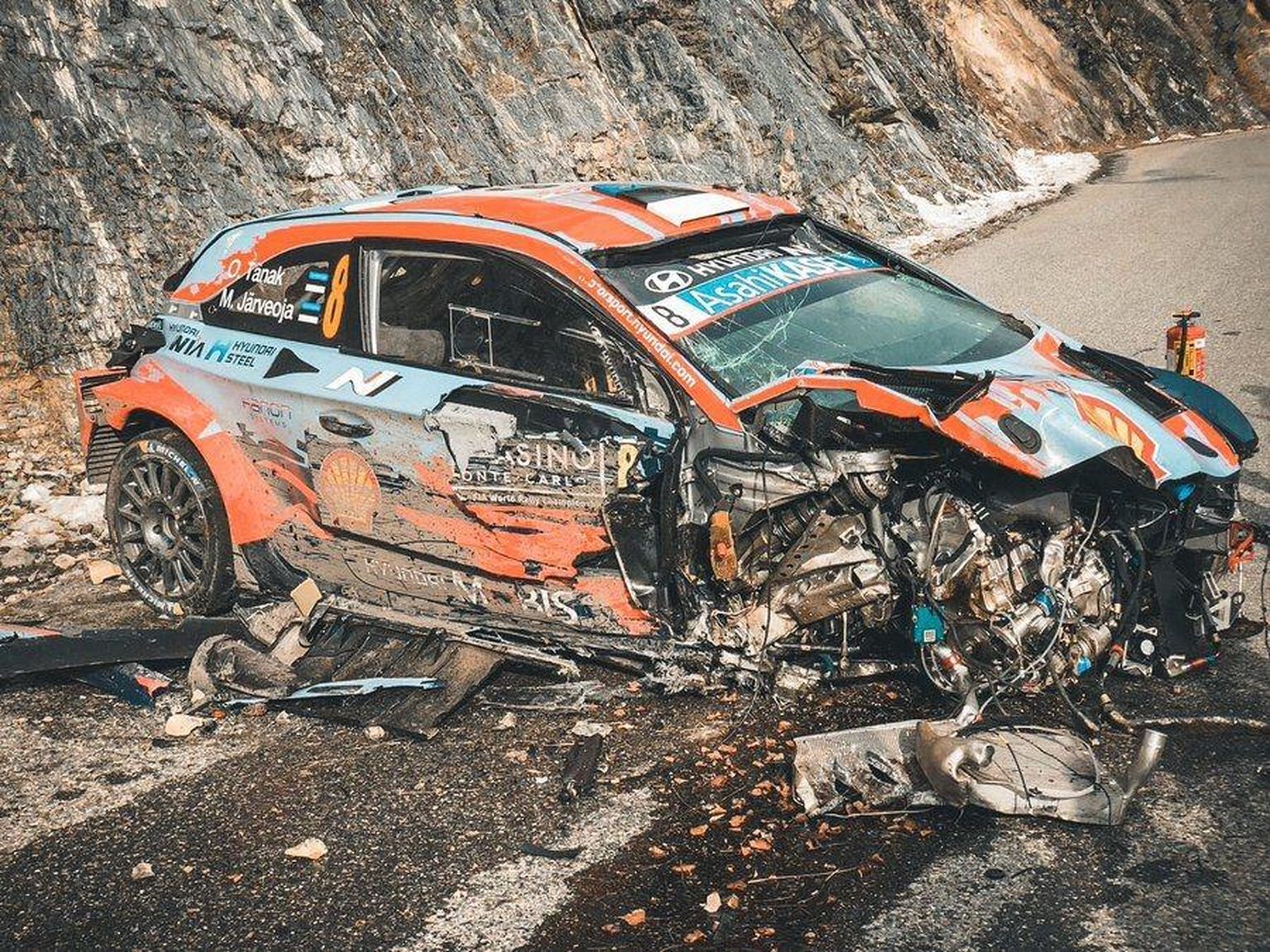 Ott Tänaku ja Martin Järveoja auto pärast Monte Carlo MM-rallil toimunud suurt avariid.