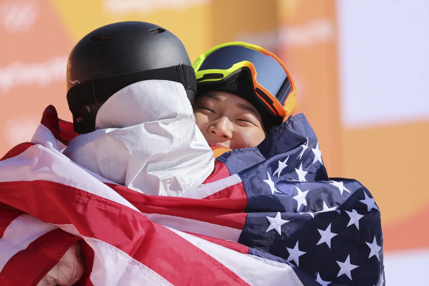 Chloe Kim (vasakul) ja Arielle Gold.