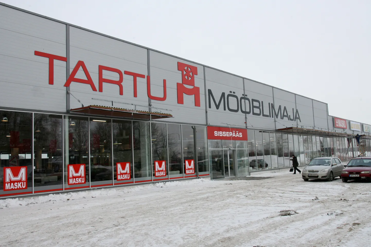 Poole Tartus Sõbra tänavas asuvast mööblimajast täidab tulevikus Prisma peremarket.