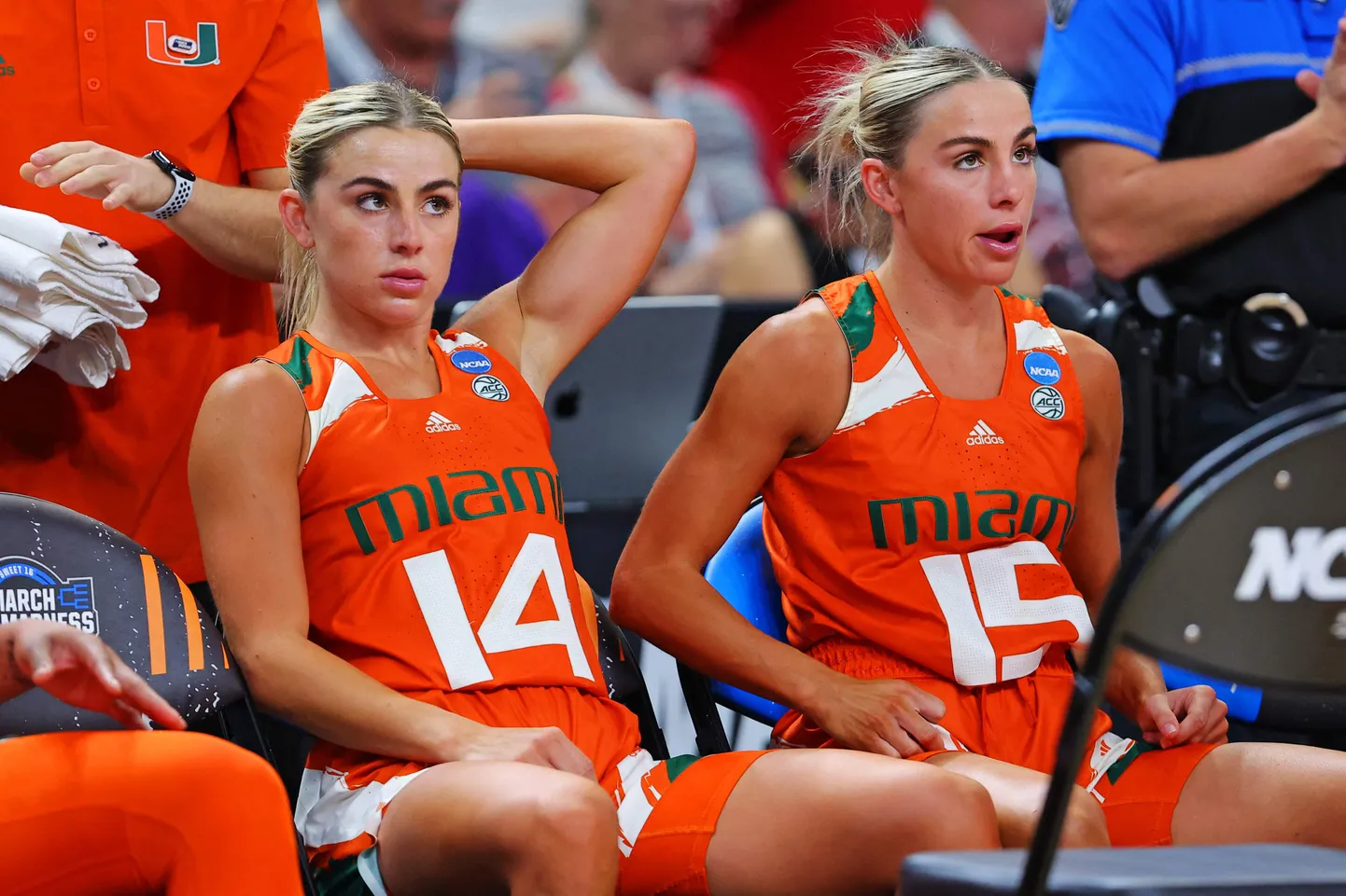 Haley Cavinder (nr 14) ja Hanna Cavinder (nr 15)