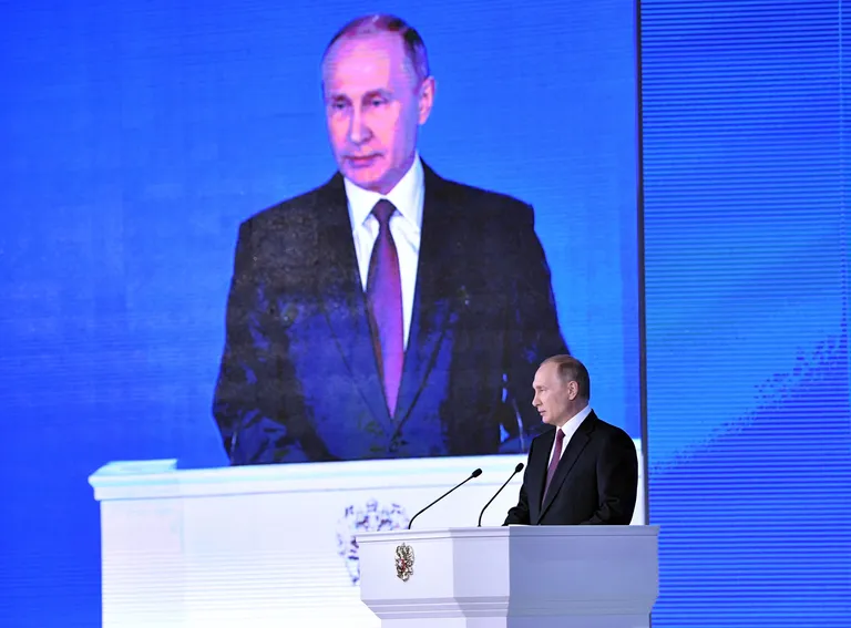 Vladimir Putin kõnelemas föderaalkogule.