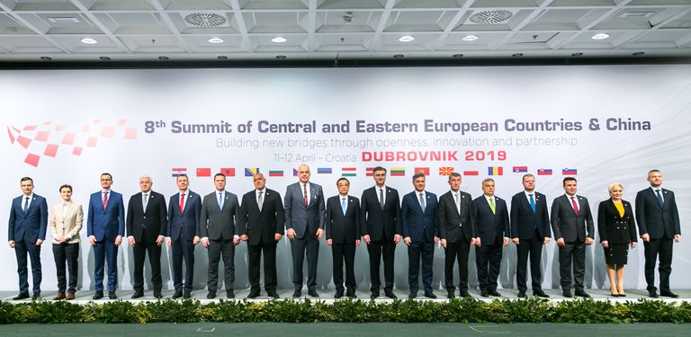 Iga-aastane 16 Kesk- ja Ida-Euroopa riigi ning Hiina tippkohtumine ehk nn 16+1 kohtumine toimus tänavu Dubrovnikus. Kohtumisel osalevad 11 Euroopa Liidu ja 5 Lääne-Balkani riiki ning Hiina. Tänavuse kohtumise järel liitub kooostööformaadiga ka Kreeka.